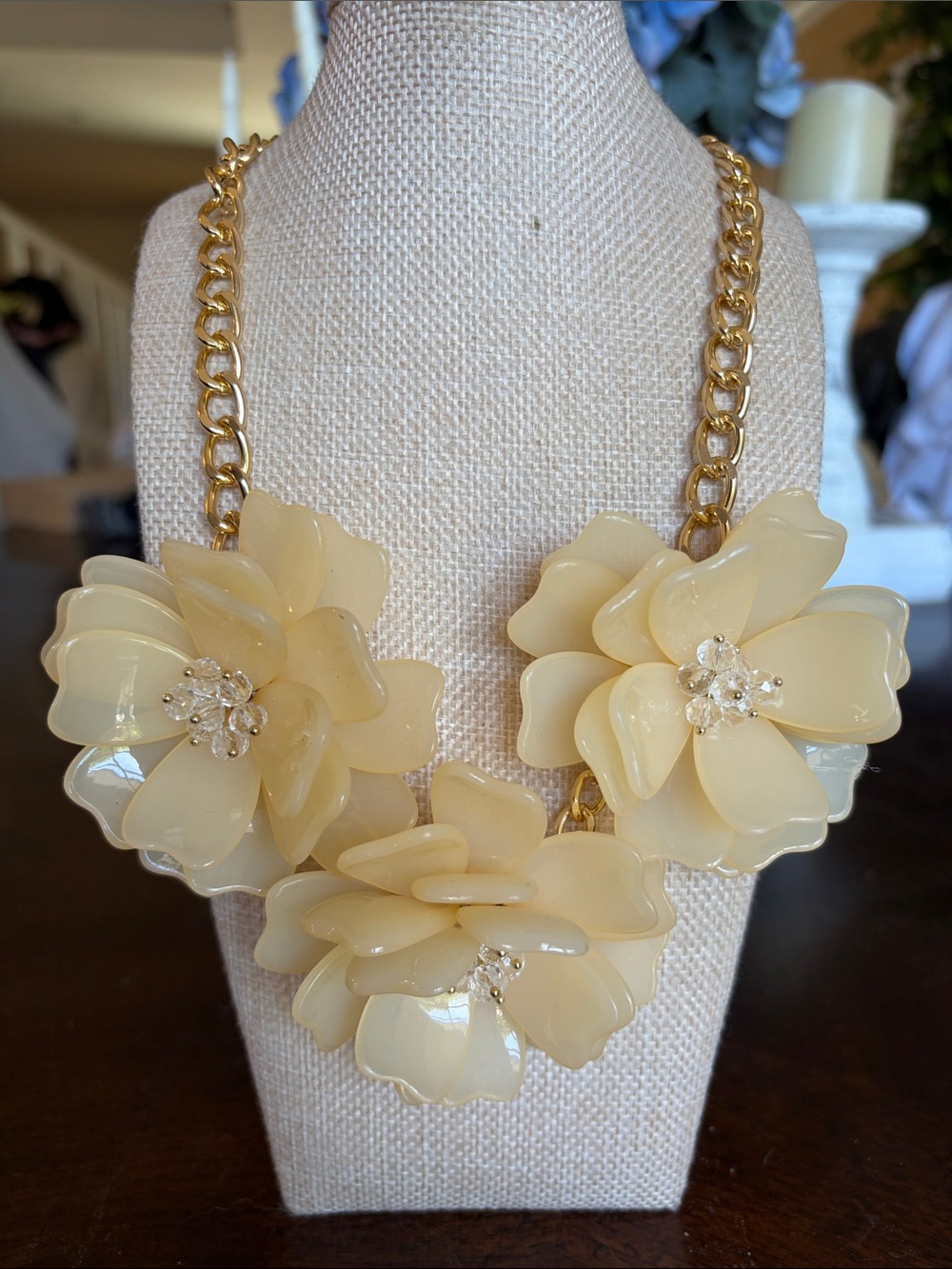 Nique Gold-Chain Cream Floral Necklace with Crystal Accent Earrings - Picture 7 of 7